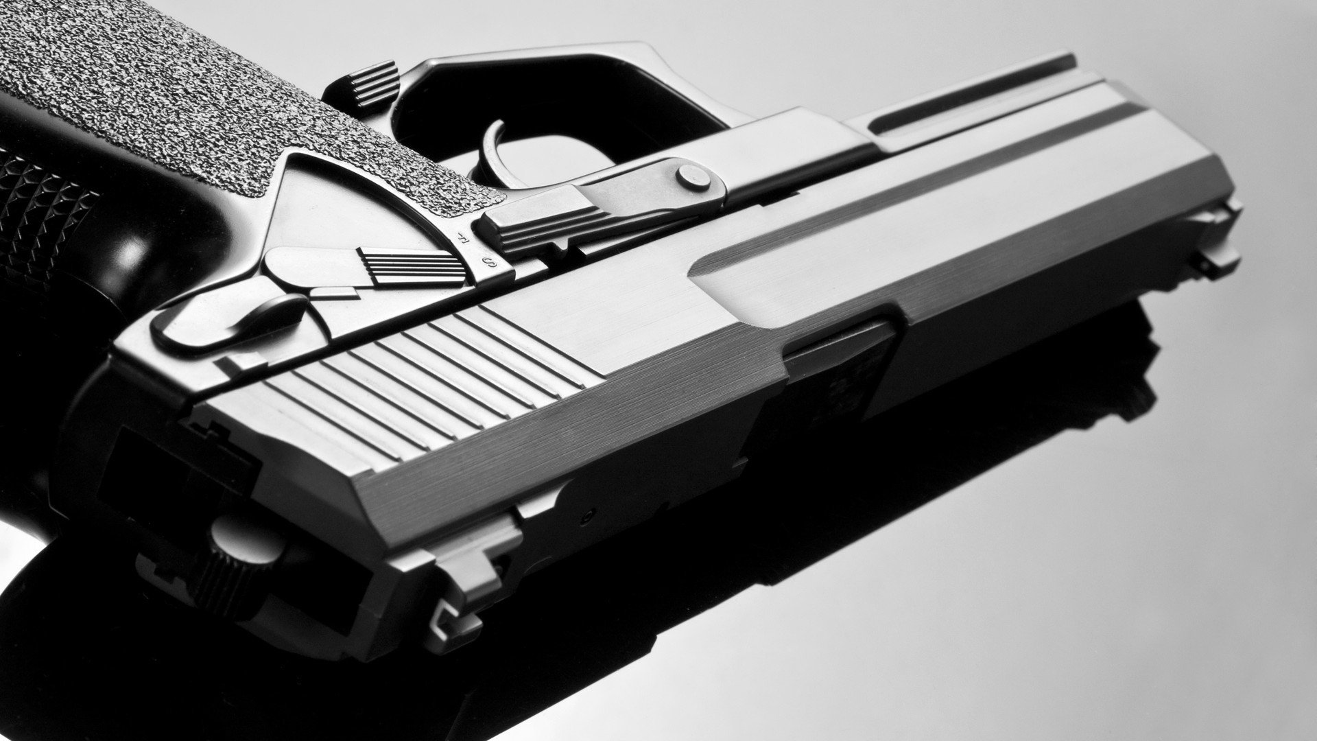 开云-桑德兰防线密集，光明球场力争保级，桑德兰主场球衣