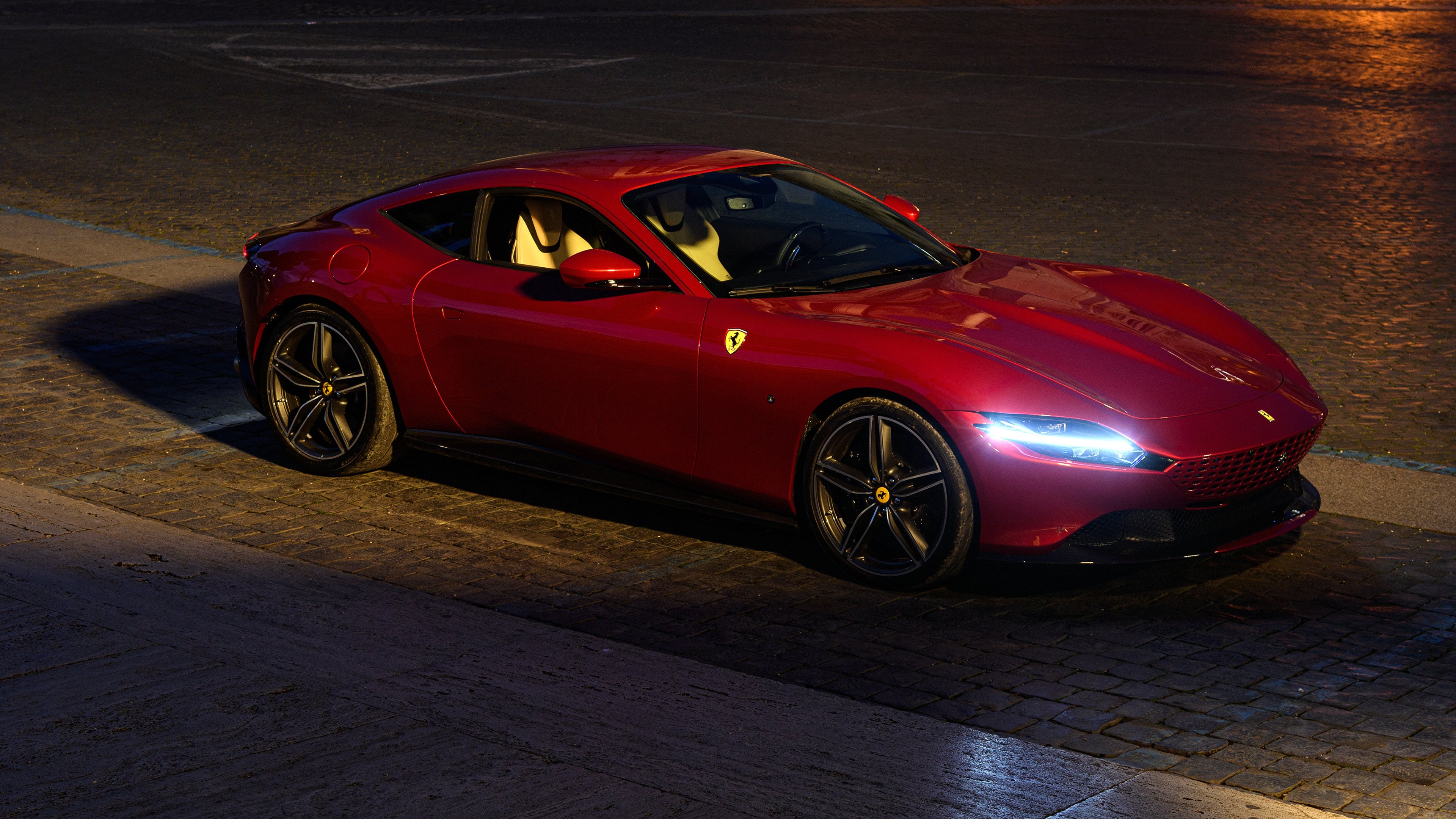 西甲焦点之战:皇马主场迎战巴萨,争夺榜首位置,皇马对战巴萨