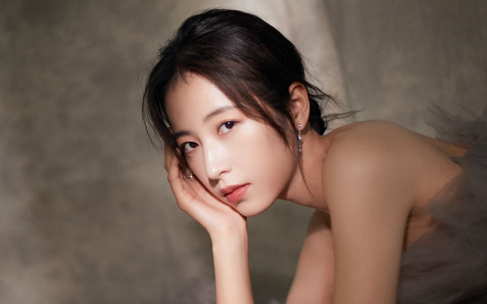 开云体育官方网入口-张伟丽复出战引全网关注期待，张伟丽专访视频